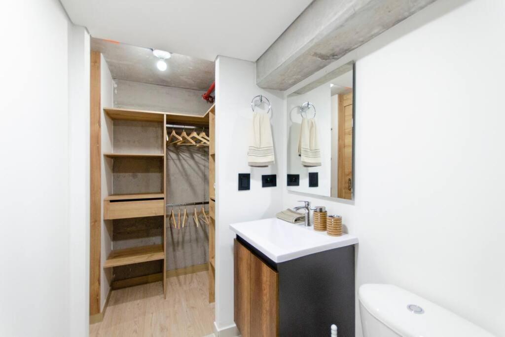Apartamento Tipo Loft Medellín Eksteriør bilde